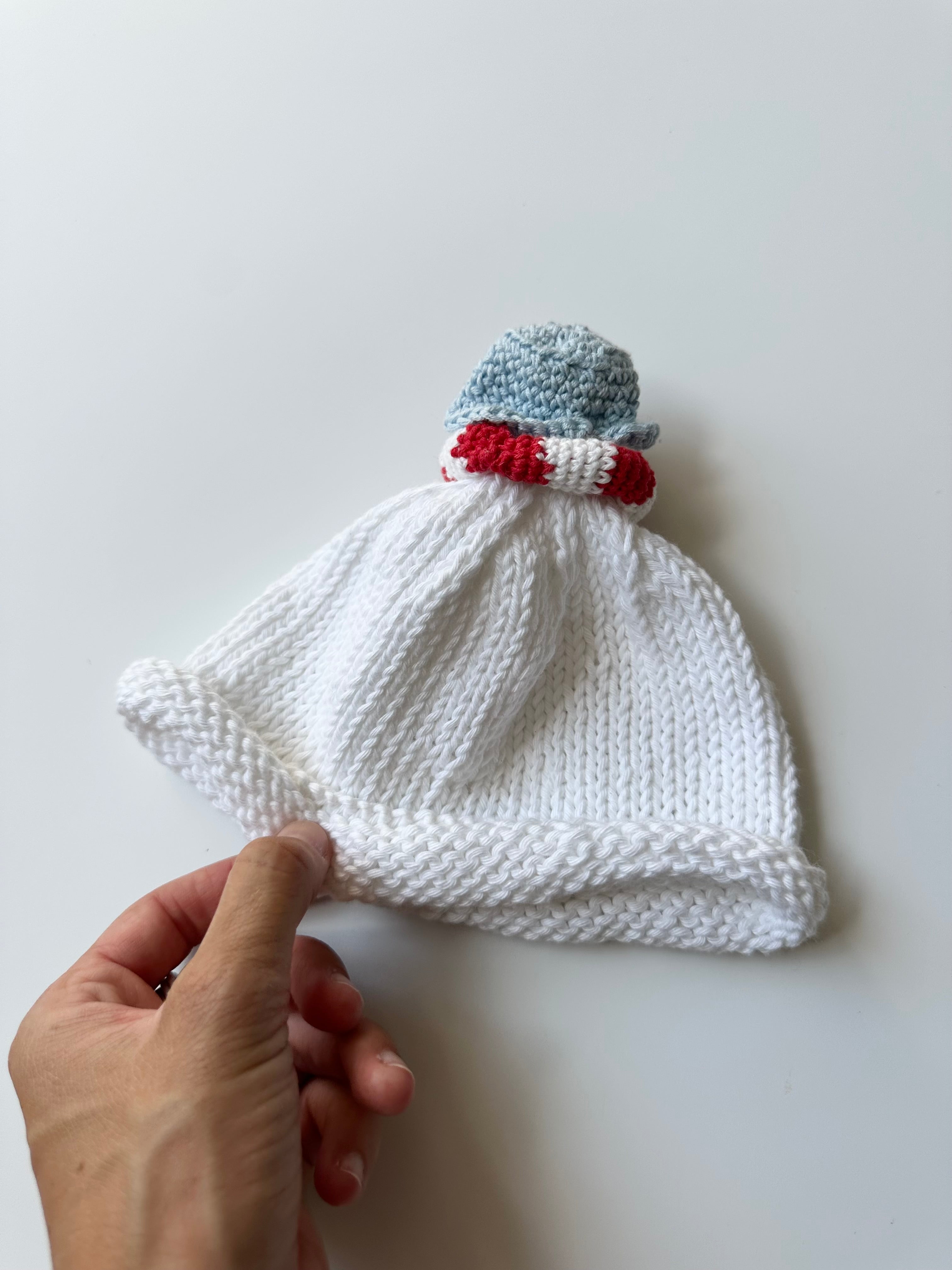 Hand Knitted Bird Hat 0-3 Months
