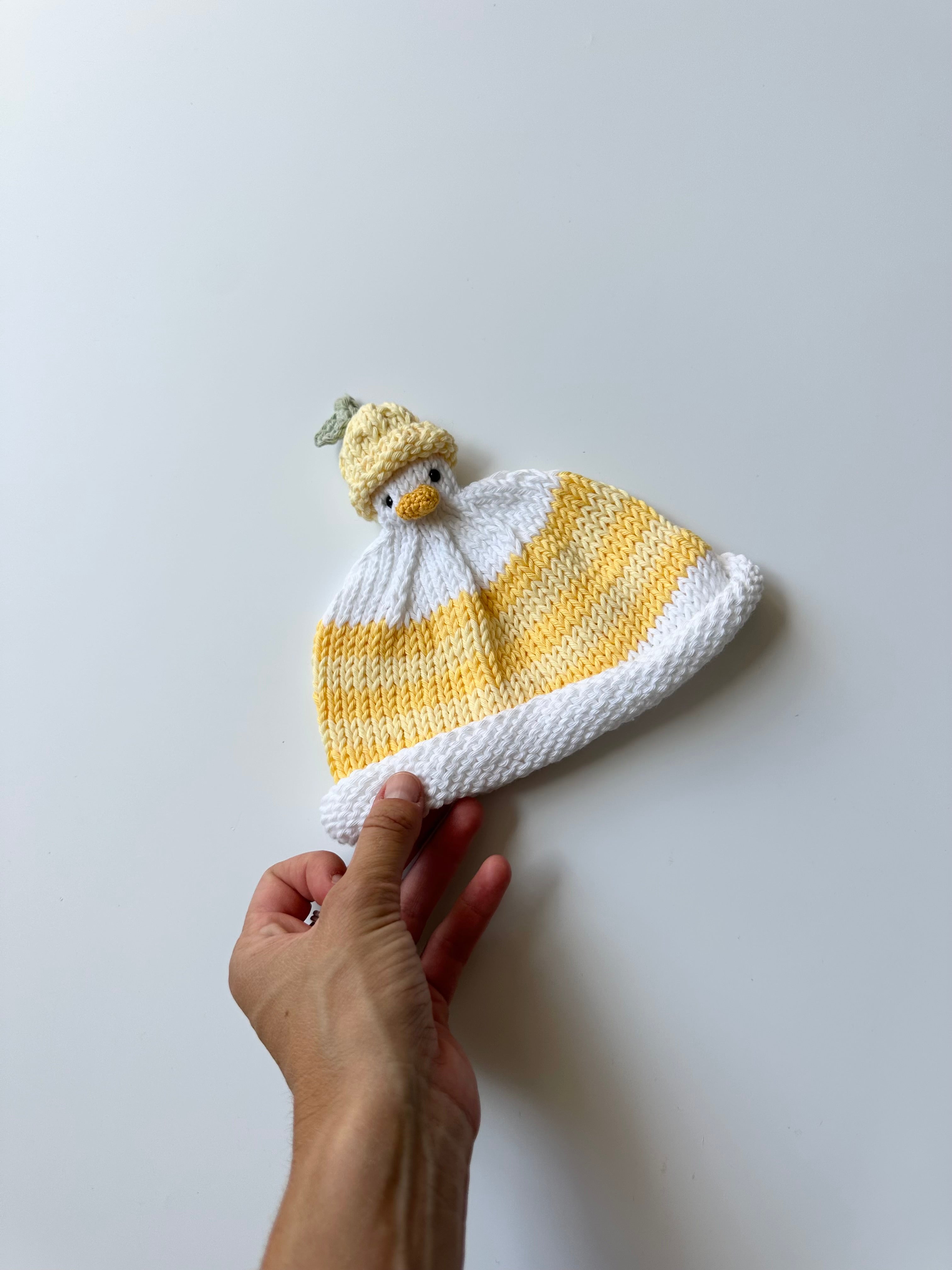 Hand Knitted Lemon Bird Hat 3-9 Months