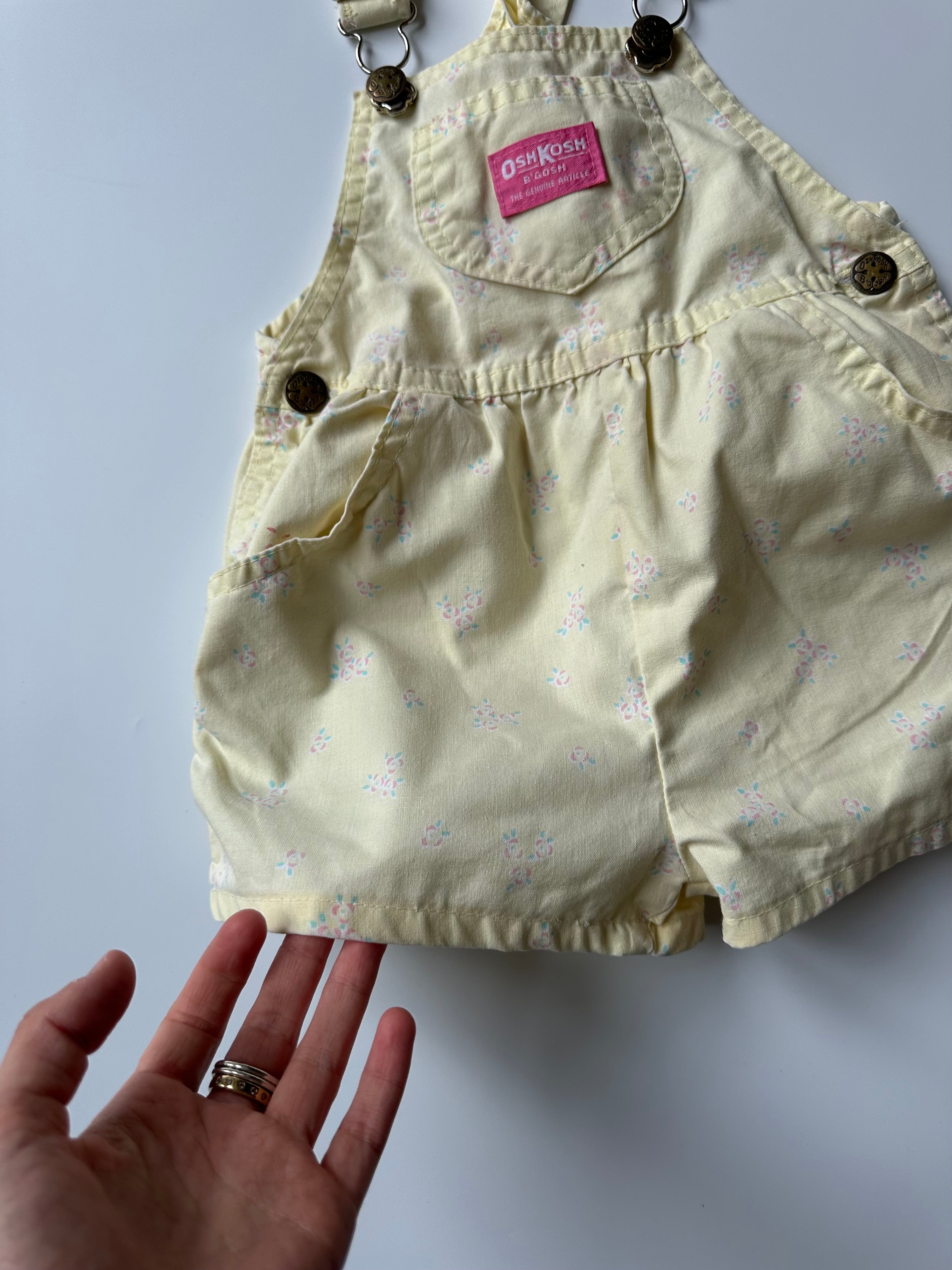 Vintage Kids OshKosh Butter Yellow Floral Dungaree Shorts 💛 4 Years